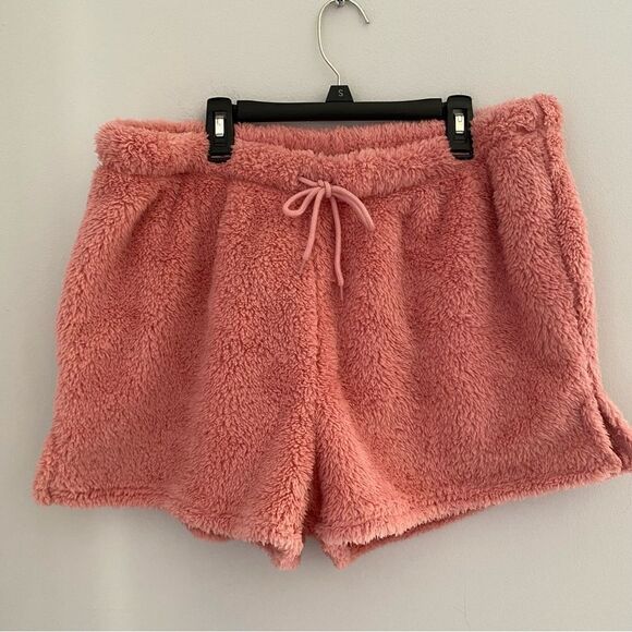 Fashion Nova Women’s Plus Size Teddy Sherpa Cheeky Midnight Adventures Shorts - Picture 1 of 4